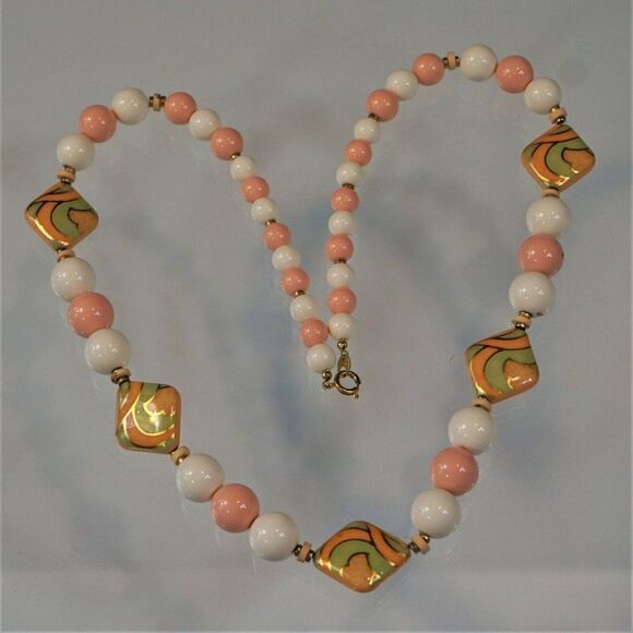 Vintage 70s Japan Beaded Necklace Pink White Green Plastic - Picture 2 of 7